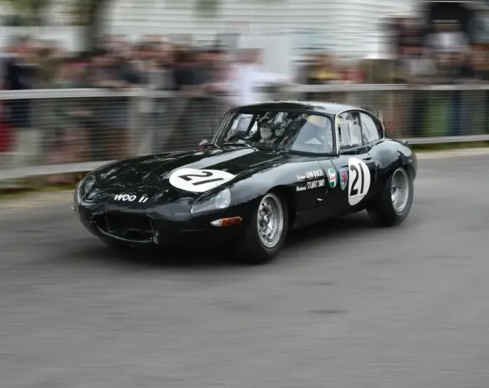 Rights Managed : CM10 6888 Marc Devis, Richard Attwood, Jaguar E-Type FHC Rights Managed : CM10 6888 Marc Devis, Richard Attwood, Jaguar E-Type FHC