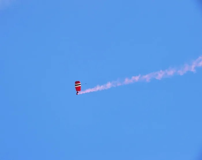 Rights Managed : CM10 9715 Red Devils, Parachute display team