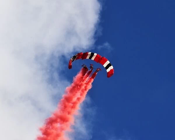 CM10 9735 Red Devils, Parachute display team