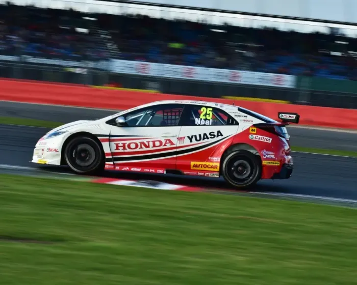 Framed Print : CM11 0151 Matt Neal, Honda Civic Type R Framed Print : CM11 0151 Matt Neal, Honda Civic Type R