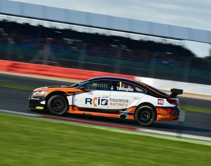 Framed Print : CM11 0174 Colin Turkington, Volkswagen CC Framed Print : CM11 0174 Colin Turkington, Volkswagen CC