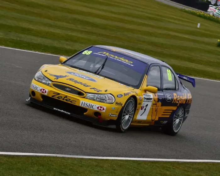 Rights Managed : CM12 2072 Richard Meins, Ford Mondeo Rights Managed : CM12 2072 Richard Meins, Ford Mondeo