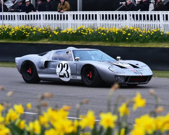 Rights Managed : CM12 2962 Andrew Smith, James Cottingham, Ford GT40 Rights Managed : CM12 2962 Andrew Smith, James Cottingham, Ford GT40