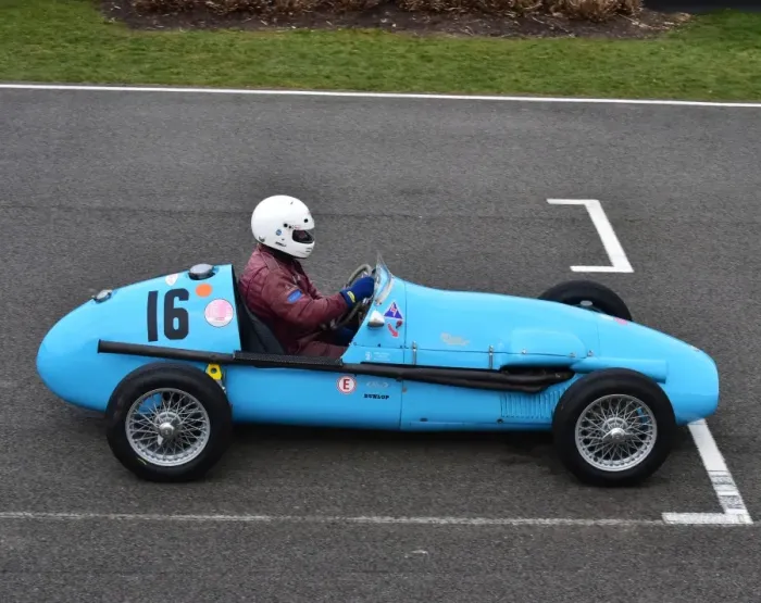 Rights Managed : CM12 4045 James Willis, Pierce MG Rights Managed : CM12 4045 James Willis, Pierce MG