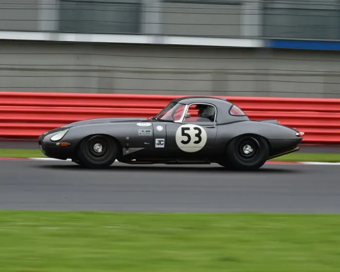 Framed Print : CM13 2564 Patrick Blakeney-Edwards, Martin Hunt, Jaguar E-Type Framed Print : CM13 2564 Patrick Blakeney-Edwards, Martin Hunt, Jaguar E-Type