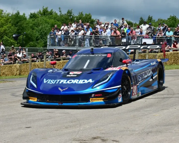 Rights Managed : CM14 2916 Coyote Chevrolet Crovette, Troy Fils, Marc Goossens Rights Managed : CM14 2916 Coyote Chevrolet Crovette, Troy Fils, Marc Goossens