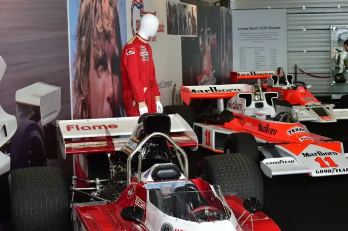 Framed Print : CM15 1331 James Hunt Tribute Framed Print : CM15 1331 James Hunt Tribute
