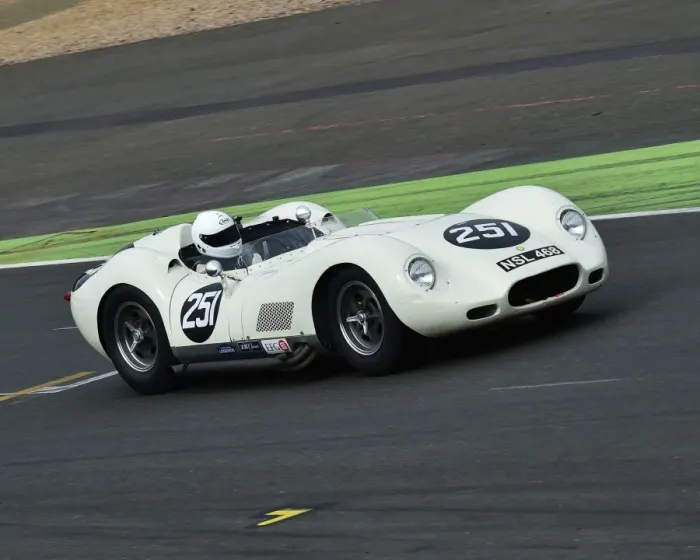 Framed Print : CM15 1352 Mark Lewis, Jamie McIntyre, Lister Knobbly Framed Print : CM15 1352 Mark Lewis, Jamie McIntyre, Lister Knobbly