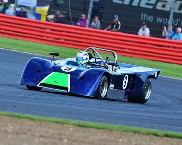 Framed Print : CM15 2762 Nick Padmore, Max Smith-Hilliard, Chevron B19 Framed Print : CM15 2762 Nick Padmore, Max Smith-Hilliard, Chevron B19