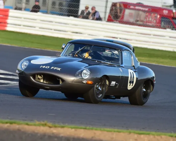 Framed Print : CM15 3056 Sam Thomas, Martin O Connell, Jaguar E-Type Framed Print : CM15 3056 Sam Thomas, Martin O Connell, Jaguar E-Type