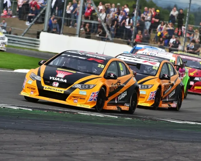 Framed Print : CM16 4628 Matt Neal, Gordon Shedden, Honda Civic Type R Framed Print : CM16 4628 Matt Neal, Gordon Shedden, Honda Civic Type R
