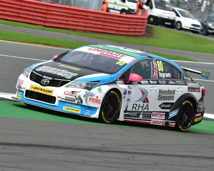 Framed Print : CM16 4689 Tom Ingram, Toyota Avensis Framed Print : CM16 4689 Tom Ingram, Toyota Avensis