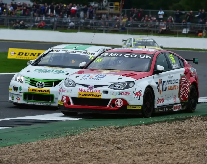 Framed Print : CM16 5877 Ashley Sutton, MG6 GT, Rob Austin, Toyota Avensis Framed Print : CM16 5877 Ashley Sutton, MG6 GT, Rob Austin, Toyota Avensis