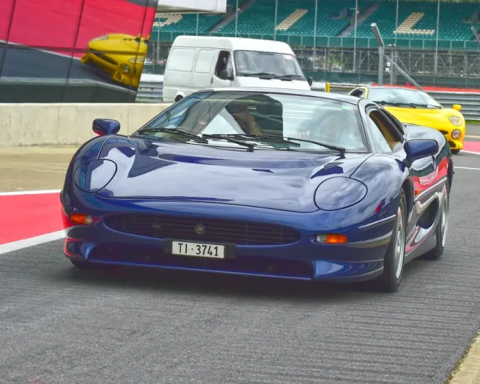 Framed Print : CM17 4257 Jaguar XJ220 Framed Print : CM17 4257 Jaguar XJ220
