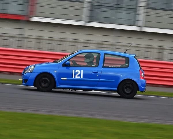 CM17 7163 Will Nuthall, Renault Clio