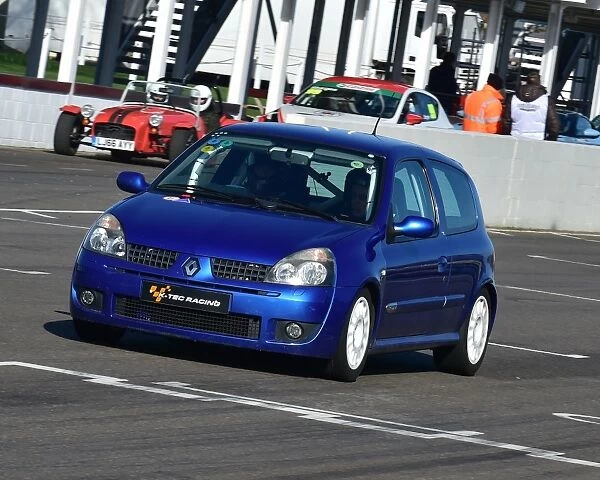 CM17 8500 Andy Roshier, Renault Clio 172