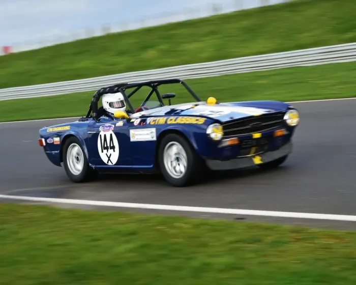 Framed Print : CM18 3125 Rob Roodhouse, Jeff Hooper, Triumph TR6