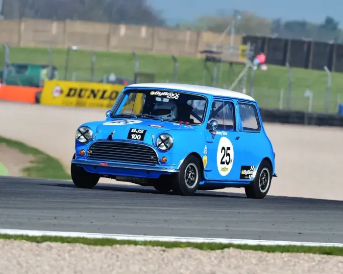 Framed Print : CM18 4175 Barry Sime, Morris Mini Cooper