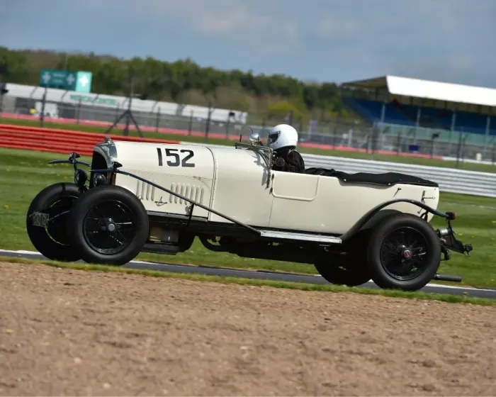 Framed Print : CM18 7066 Vivian Bush, Bentley 3 litre Framed Print : CM18 7066 Vivian Bush, Bentley 3 litre