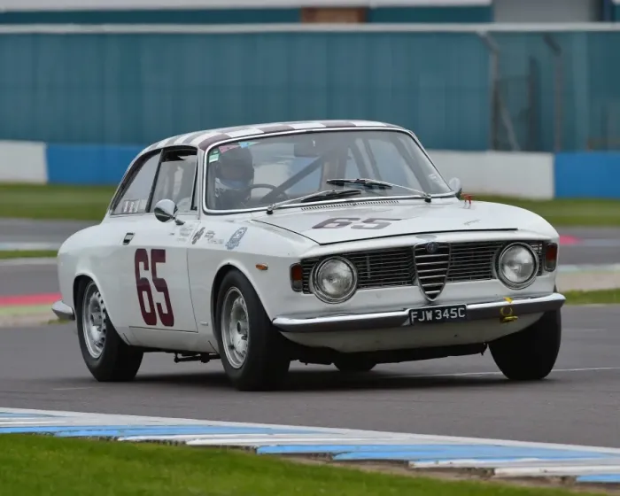 Framed Print : CM18 9306 Geoff Turral, Stephen Winter, Alfa Romeo Giulia Sprint GT Framed Print : CM18 9306 Geoff Turral, Stephen Winter, Alfa Romeo Giulia Sprint GT