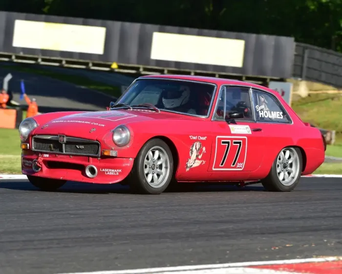Framed Print : CM19 7770 Barry Holmes, MG B GT V8 Framed Print : CM19 7770 Barry Holmes, MG B GT V8