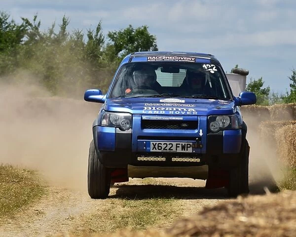 CM19 9330 Race2Recovery, Land Rover Freelander