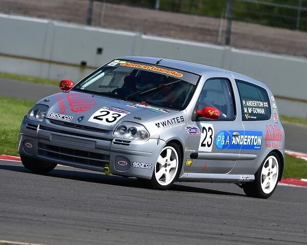 CM2 2685 Paul Anderton, Michael McGowan, Renault Clio