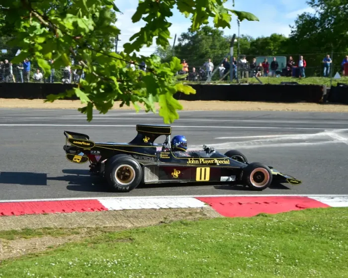 Framed Print : CM2 7152 Andrew Beaumont, Lotus 76 Framed Print : CM2 7152 Andrew Beaumont, Lotus 76