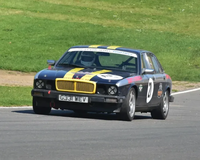 Framed Print : CM2 7419 Howard Kirkham, Jaguar XJ40, G 331 WEV Framed Print : CM2 7419 Howard Kirkham, Jaguar XJ40, G 331 WEV