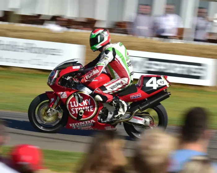 Rights Managed : CM20 0030 Mick Loughlin, Honda RC45