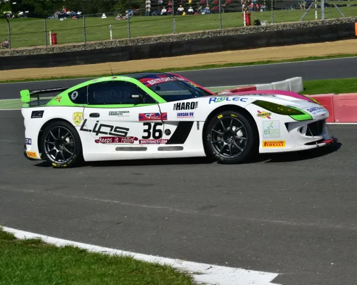 Framed Print : CM20 5251 Benjamin Wallace, Adam Hatfield, Ginetta G55