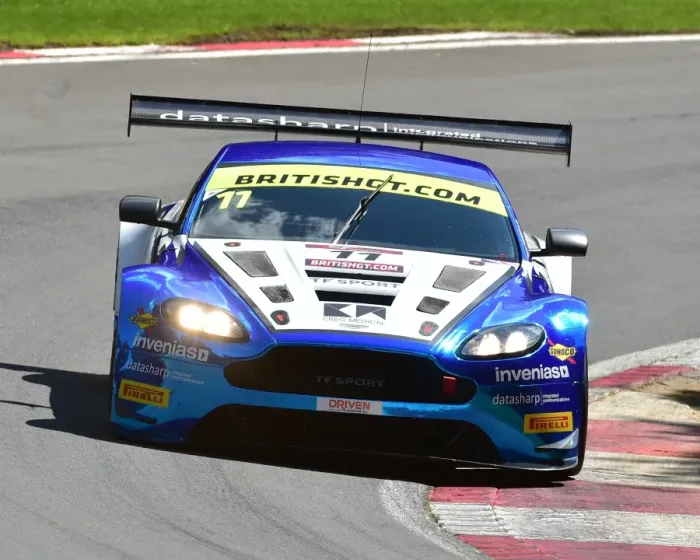 Framed Print : CM20 5902 Mark Farmer, Jon Barnes, Aston Martin Vantage GT3 Framed Print : CM20 5902 Mark Farmer, Jon Barnes, Aston Martin Vantage GT3