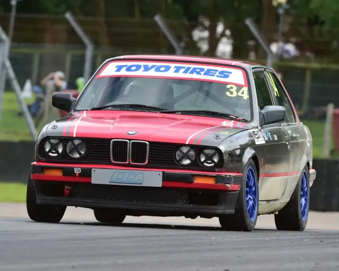 Framed Print : CM20 9489 Mark Hegarty, BMW 320i Framed Print : CM20 9489 Mark Hegarty, BMW 320i