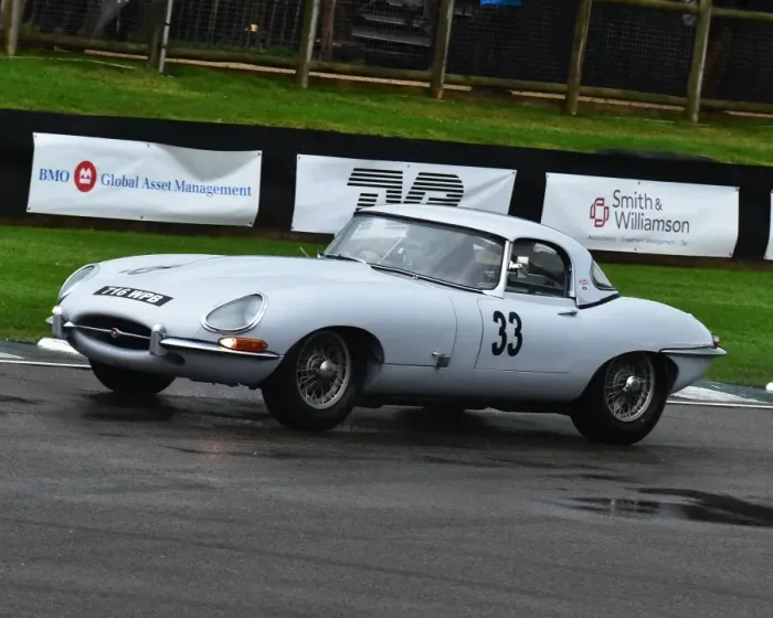 Rights Managed : CM21 1847 Philip Keen, Jon Minshaw, Jaguar E-Type Rights Managed : CM21 1847 Philip Keen, Jon Minshaw, Jaguar E-Type
