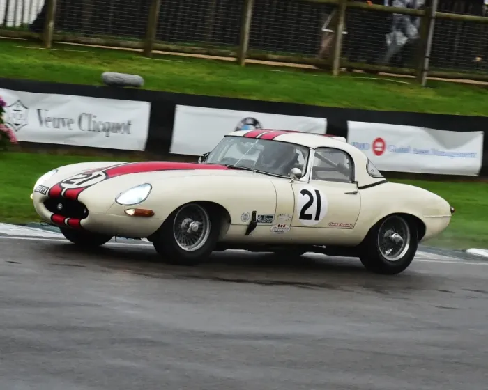 Rights Managed : CM21 1915 William Nuthall, Tony Wood, Jaguar E-Type Rights Managed : CM21 1915 William Nuthall, Tony Wood, Jaguar E-Type