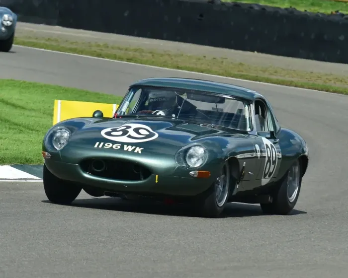 Rights Managed : CM21 2120 Chris Ward, Gordon Shedden, Jaguar E-Type Rights Managed : CM21 2120 Chris Ward, Gordon Shedden, Jaguar E-Type