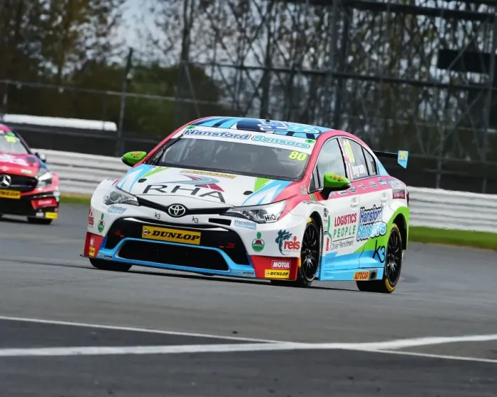 Framed Print : CM21 3100 Tom Ingram, Toyota Avensis Framed Print : CM21 3100 Tom Ingram, Toyota Avensis