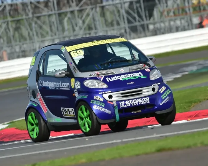 Framed Print : CM21 6211 Mark Bloomfield, Smart ForTwo Framed Print : CM21 6211 Mark Bloomfield, Smart ForTwo