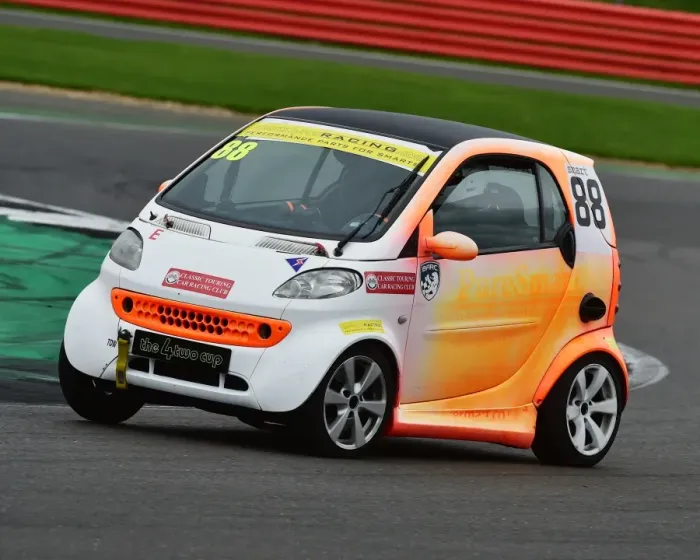 Framed Print : CM21 7281 Steven Needham, Smart ForTwo Framed Print : CM21 7281 Steven Needham, Smart ForTwo
