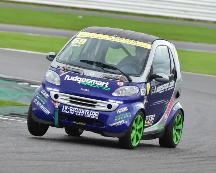 Framed Print : CM21 7360 Mark Bloomfield, Smart ForTwo Framed Print : CM21 7360 Mark Bloomfield, Smart ForTwo