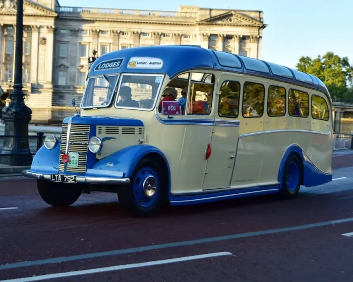Framed Print : CM21 7784 Lodges coach, Chris Evans Framed Print : CM21 7784 Lodges coach, Chris Evans