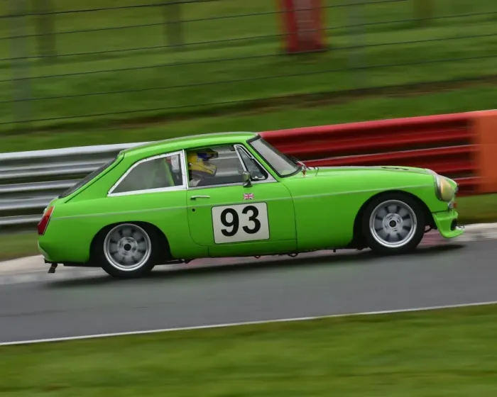 Framed Print : CM21 8399 Russell McCarthy, MG B GT V8 Framed Print : CM21 8399 Russell McCarthy, MG B GT V8