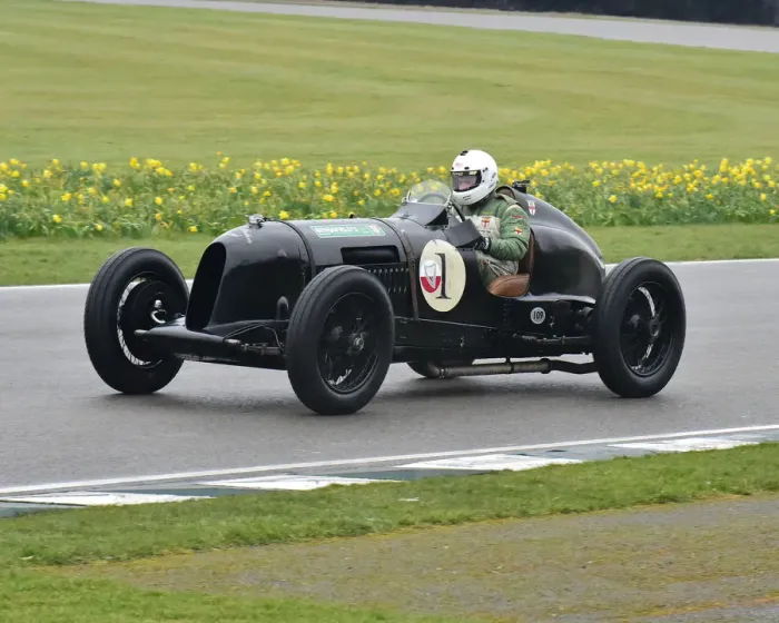 Rights Managed : CM22 6353 William Medcalf, Bentley Pacey Hassan Special Rights Managed : CM22 6353 William Medcalf, Bentley Pacey Hassan Special
