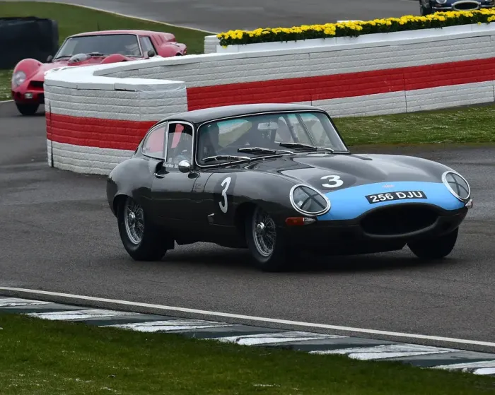 Rights Managed : CM22 6918 Richard Meins, Rob Huff, Jaguar E-Type FHC Rights Managed : CM22 6918 Richard Meins, Rob Huff, Jaguar E-Type FHC