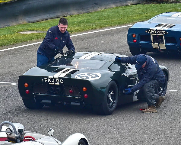 CM22 7133 John Young, Ford GT40