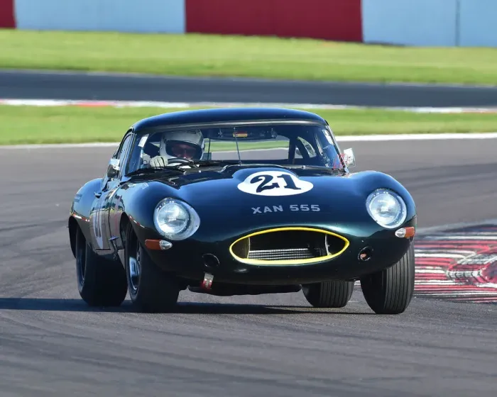 Framed Print : CM23 3171 Graeme Dodd, James Dodd, Jaguar E-Type Framed Print : CM23 3171 Graeme Dodd, James Dodd, Jaguar E-Type