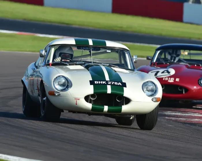 Framed Print : CM23 3185 Ian Simmonds, Jaguar E-Type Framed Print : CM23 3185 Ian Simmonds, Jaguar E-Type
