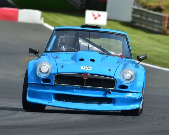 Framed Print : CM24 0185 Lee Barnard, MGB GT V8 Framed Print : CM24 0185 Lee Barnard, MGB GT V8