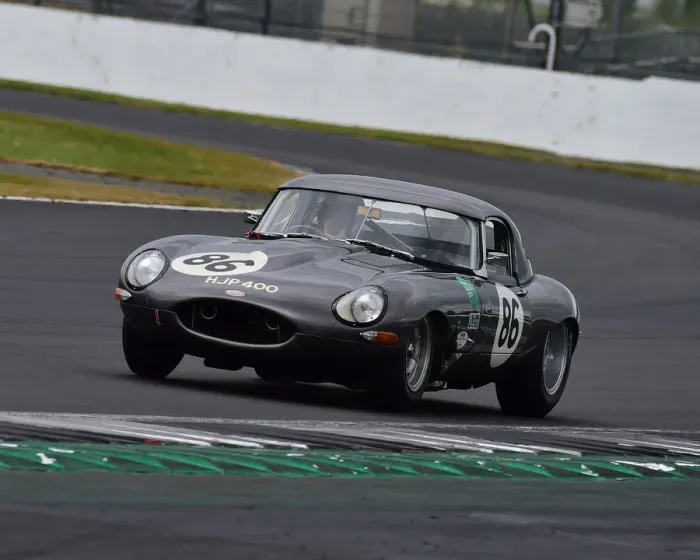 Framed Print : CM24 0881 John Pearson, Gary Pearson, Jaguar E-Type Framed Print : CM24 0881 John Pearson, Gary Pearson, Jaguar E-Type