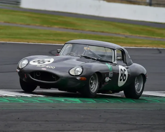 Framed Print : CM24 0987 John Pearson, Gary Pearson, Jaguar E-Type Framed Print : CM24 0987 John Pearson, Gary Pearson, Jaguar E-Type